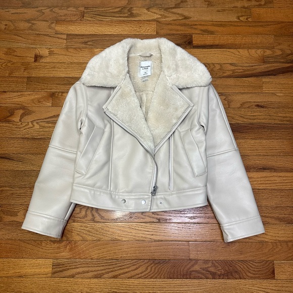 Abercrombie & Fitch Vegan Leather Shearling Biker Jacket - Picture 3 of 6